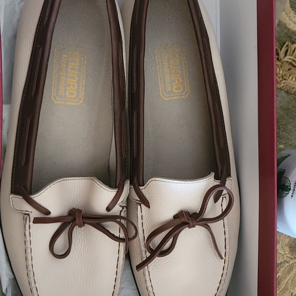 MUNRO SADDLE LEATHER SHOES - Picture 1 of 5